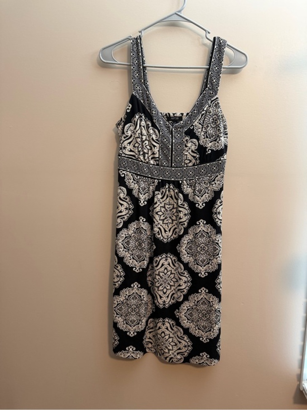 Apt. 9 Black and White Medallion Midi Dress